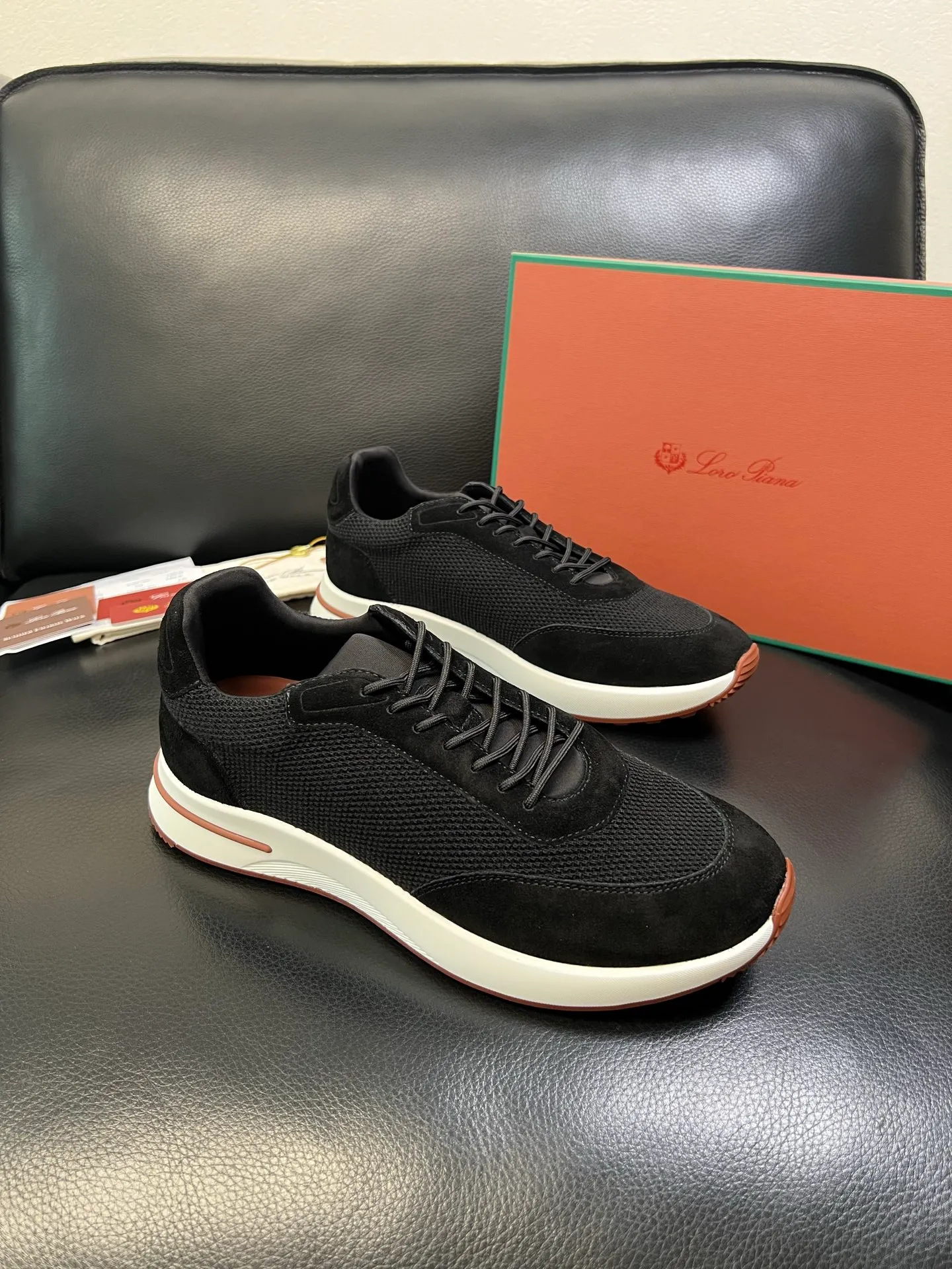 Men's shoes 💰740 Loro Men's shoes 💰iana High-quality top crafts Noyo Piana New product counter synchronized with original factory configuration, uppers imported from Italy cowhide fabric, high-quality splicing technology, soles: original soles specially provided by the original factory, exclusive movable molded soles super comfortable, original factory and single goods, welcome to compare, code number 39-44 (order 38 45 46)